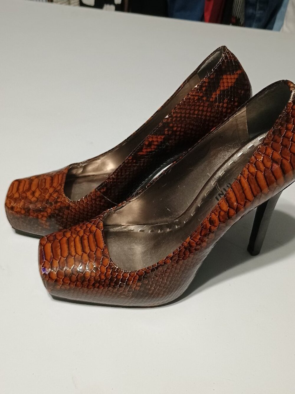 Gianni Bini Brown Snakeskin Embossed Leather Platform Pumps Women’s 7.5M - Picture 4 of 12